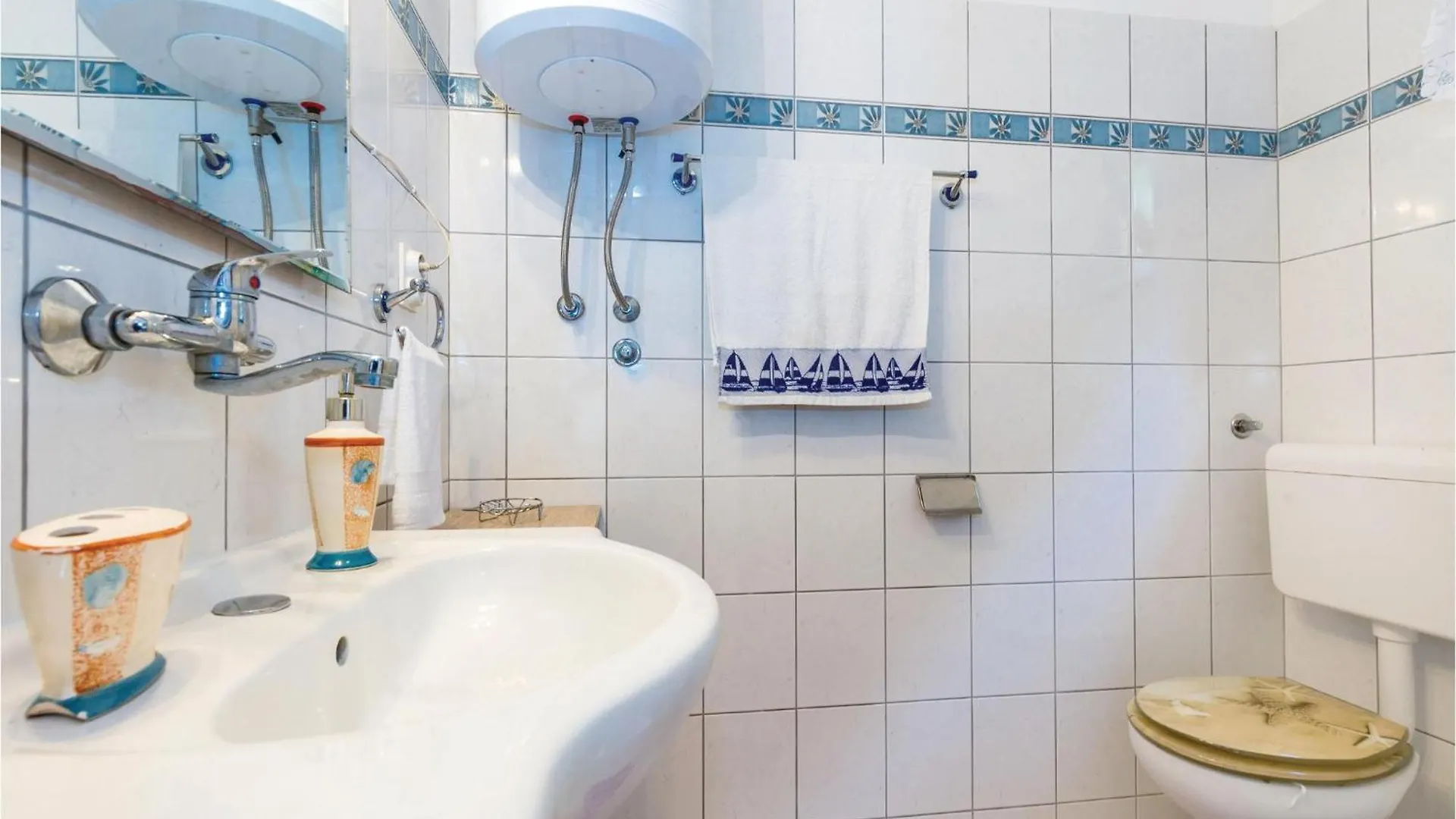 2 Bedroom Gorgeous Apartment In Jadranovo