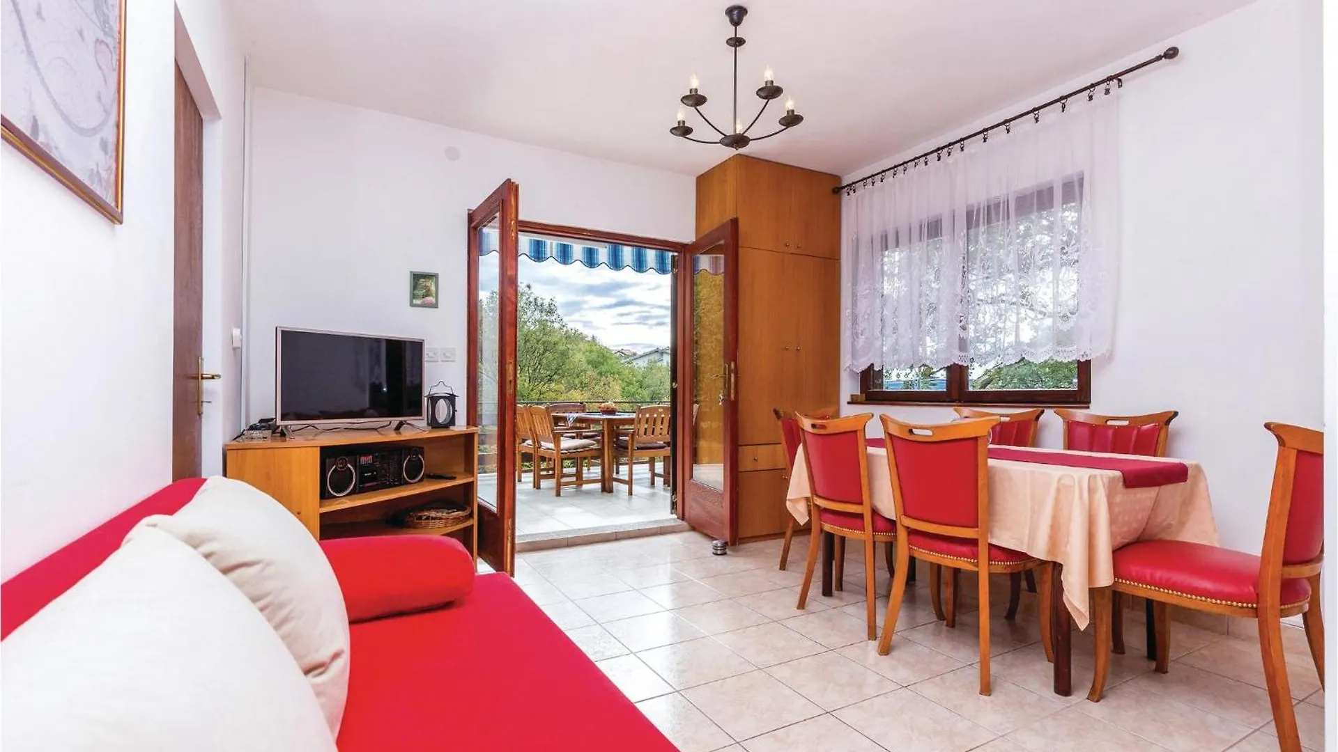 2 Bedroom Gorgeous Apartment In Jadranovo