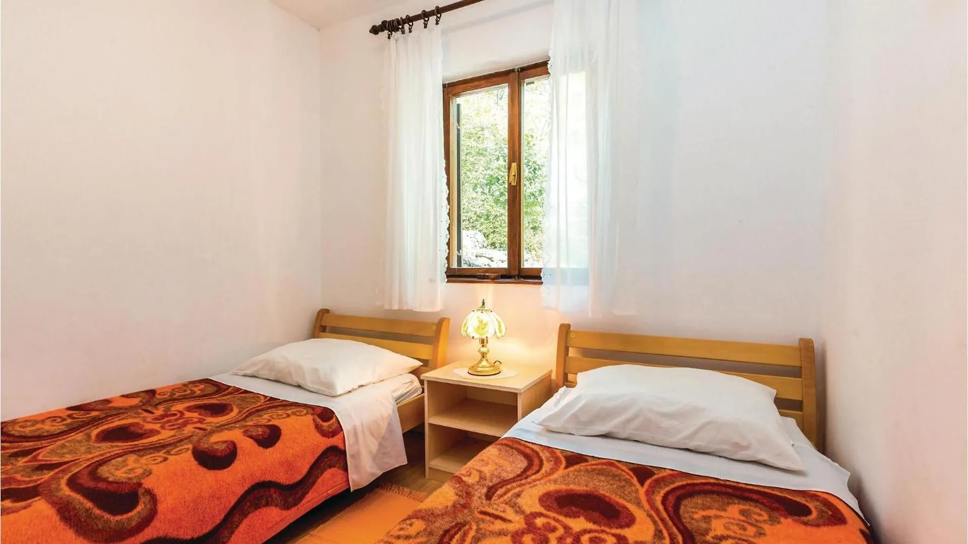 2 Bedroom Gorgeous Apartment In Jadranovo 0*,