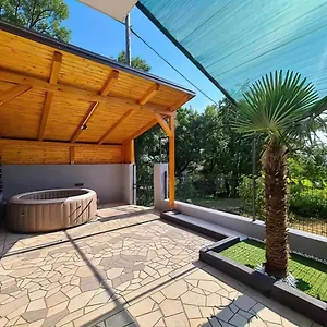 Vega Lux Apartment